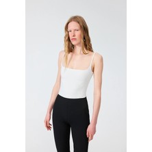 Vatkalı Kare yaka bodysuit