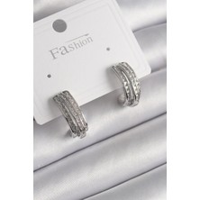 Inure Jewelry Pirinç Gümüş Renk Zirkon Taşlı Yarım Halka Model Kadın Küpe