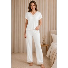 Jusmart Kadın Ekru Kısa Kollu V Yakalı Lez Dantelli Viskon Pijama Takımı Nakışlı Uzun Alt Üst 2'li Ev Giyim Uyku Takımı %94 Viskon %6 Elastan Örme Kumaş Ring Kalite Rahat Şık Homewear