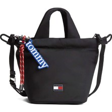 Tommy Hilfiger Siyah Kadın Çapraz Çanta Tjw Icon Charms Bucket Bag Minimalist Şıklık ve Fonksiyon