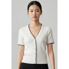 Şiir Angren Slim Fit Yazlık Dilim Yaka ve Kol Detaylı Kısa Kollu Şık Düğmeli Regular Fit Kadın Kısa Hırka - Ekru