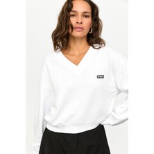 Grimelange Valenne Kadın V Yaka Etiket Detaylı Regular Beyaz Sweatshirt