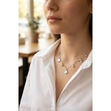 Hesc Bilişim Pirinç Gümüş Renk Zirkon Taşlı Yonca Model Kadın Kolye -