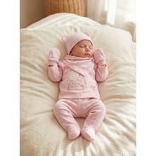 Bambik Gaye Bebe Ayı Figürlü %100 Pamuk 5'li Bebek Takımı (Patikli Alt, Üst, Önlük, Eldiven, Bere)