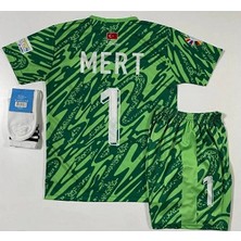 Legent Lady Milli Kaleci Mert Günok #1 Çocuk Forması 4'lü Set (Forma+Şort+Çorap+Bileklik)