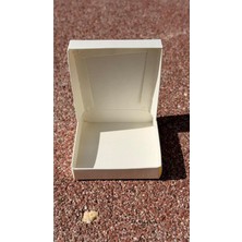 OEM Beyaz Karton Takı Kutusu – Kolye, Bileklik ve Set Için Kapaklı Model 9,5 x 9,5 x 2 cm 25 Adet