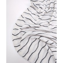 Kumaş Parça Siyah Beyaz Renklerde Incecik Tiril Tiril Triko Örme Kumaş Hırkalık & Kazaklık 170X250CM