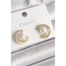 Inure Jewelry Pirinç Gold Renk Zirkon Taşlı Salyangoz Model İnci Detay Kadın Küpe