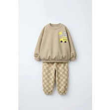 Magu Çocuk Baskılı Bej Sweatshirt ve Dama Desenli Eşofman Altı Takımı