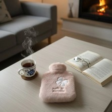 Hello Everyone Yazılı Kurdeleli Pembe Peluş Sıcak Su Torbası 1 Lt – Yumuşak Kılıf, Uzun Süre Sıcak Tutan Termal Su Torbası BX40