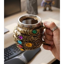 lstri Thanos Sonsuzluk Eldiveni 3D Kabartmalı Kupa Bardak Sıcak Soğuk Paslanmaz Çelik Iç Hazneli Avengers Temalı Hediyelik Mug (400 Ml)