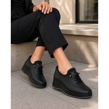 Zenora Shoes Kışlık Ortopedik Kaymaz Taban Günlük Siyah Cilt Kadın Ayakkabı