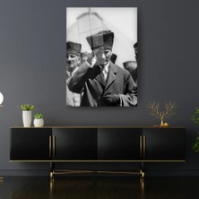 Mgi Design Atatürk Selam Veren Askeri Poz Siyah Beyaz Temperli Cam Tablo - Tarihi Anı
