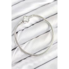 Pirinç Charm Zirkon Taşlı Yonca Model Gümüş Renk Kadın Bileklik - TJ-BB7799