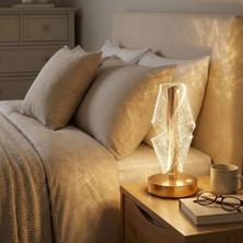 Store Çapraz Kavisli Ters Kristal Simli LED Masa Lambası – Gold Gövdeli, Dokunmatik, 3 Kademe Işık Ayarlı Şarjlı Dekoratif Lamba