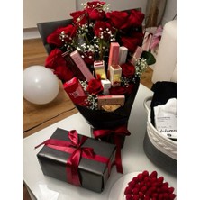 Lady Flowers Makyaj Malzemeli Ruj Allık Lipgloss Fondöten Maskara ve 7 Adet Gül Buketi Yanında Sürpriz Şans Kutusuyla Beraber Sevgiliye Özel Unutulmaz Hediye Yapay Çiçek
