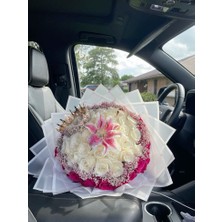 Lady Flowers Solmayan 20 Adet Beyaz Gül 10 Adet Pembe Gül 1 Adet Lilyum Taçlı Buket Sevgiliye Özel Unutulmaz Hediye Yapay Çiçek