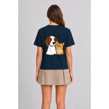 Wakha Meraklı Kedi ve Köpek Minimalist Illüstrasyon - Sırt Baskılı Tişört - Lacivert