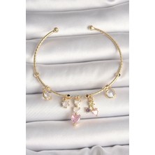 Arenes Pirinç Gold Renk Sallantı Zirkon Taşlı Kalp Figür Pembe Kalp Detay Charm Kadın Bileklik - Lisinya