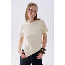 Mudo Kadın Sarı Asimetrik Kesim Bisiklet Yaka T-Shirt