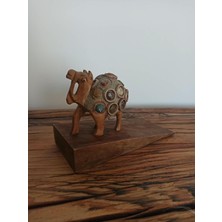 Hureggo Vintage Doğal Taşlı El Oyması Ahşap Deve Biblosu - 16 cm Masif Kaideli (Koleksiyonluk)