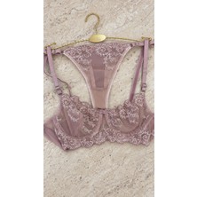 Arya Bralet Takım