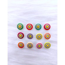 24 Adet 15 Mm Yuvarlak Arkadan Delikli Karışık Renkli Papatya Desenli Düğme
