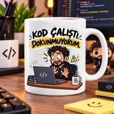Ajans 313 Kod Çalıştı Dokunmuyorum Esprili Yazılımcı Baskılı Kupa – Programcı Hediyesi