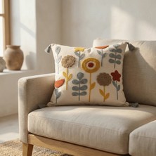Destiva Home Çiçek Desenli Püsküllü Punch Nakışlı Gizli Fermuarlı Pamuk Kırlent Kılıfı 42X42CM