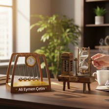 Keyfim Shop Kişiye Özel Ahşap Masaüstü Newton Beşiği Denge ve Ingiliz Telefon Kulübesi ve Kum Saati