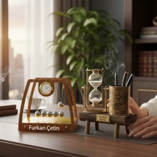 Keyfim Shop Kişiye Özel Ahşap Masaüstü Newton Beşiği Denge ve Kalemlikli Kum