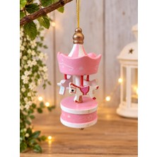 Hureggo Nostalgic Pink Carousel Ahşap Mini Atlıkarınca Asma Süsü – 8 cm Yılbaşı Ağacı ve Bebek Odası Dekoratif Figür