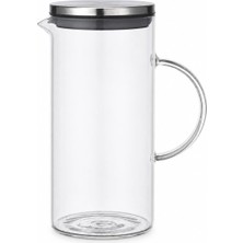 Odea 1500 ml Cam Sürahi Metal Kapaklı Şeffaf Sürahi Dayanıklı Cam Gövde Ergonomik Sap Akıtmaz Ağız Tasarımı Soğuk Içecekler Için Limonata Meyve Suyu Su Sürahisi Modern Mutfak Kullanımı