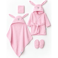 Lilliy Bebek Tavşan Figürlü Bornoz Seti 4 Parça Pembe %100 Pamuk 0-1 Yaş Bornoz Havlu Terlik Kese