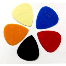 Aesco 0,50MM Kalınlığında 5 Adet Karışık Renk Gitar Penası