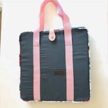 Gri ve Pembe Askılı Iç Yılbaşı Desenli Seyahat Köpek Yatağı