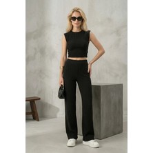 Lareon Kadın Siyah Bubble Bürümcük Kumaş Sıfır Yaka Crop Top ve Geniş Paça Pantolon Ikili Takım