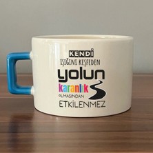 Mor Mürekkep Kendi Işığını Keşfeden Mavi Kulplu Kare Motivasyon Hediyesi Bardak Kupa Fincan Mug