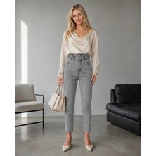 Shevega Kadın Gri Kemerli Büzgü Detaylı Çift Düğmeli Mom Jeans Kot Pantolon