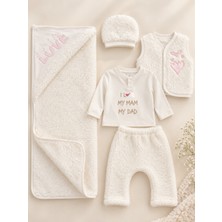 Lilliy Kız Bebek 0-3 Ay Welsoft 5 Parça Yenidoğan Hastane Çıkışı Seti Peluş Yelek Pantolon Battaniye Şapka