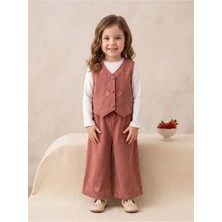 Deniva Kids Kız Çocuk Kırmızı Kadife Yelekli 3'lü Takım Çilek Nakışlı Fitilli Kaşkorse Bluz ve Ispanyol Paça Pantolon