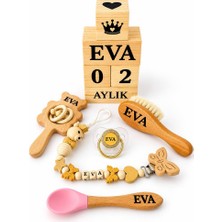 Shopfocus Kişiye Özel Isimli-Emzik 0-6 Aylık-Emzik Askısı Zinciri-Bebek Saç Fırçası-Çıngırak-Çocuk Mama Kaşığı-Bebek Anı Küpü-Full Ahşap Doğal Organik Set-Anne Bebek-Hediyelik-Yeni Doğum-Doğum Hediyesi