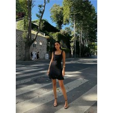 Nido Moda Kadın Kare Yaka Eteği Fırfırlı Mini Elbise