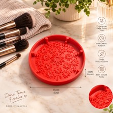 By Konseptt Makyaj Fırçası Temizleme Aparatı Pedi - 9x9 cm Sert Plastik Profesyonel Fırça Yıkama ve Temizleyici