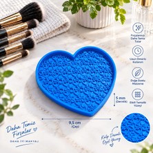 By Konseptt Kalp Desenli Makyaj Fırçası Temizleme Aparatı Pedi - 9.5 cm Sert Plastik Profesyonel Fırça Yıkama ve Temizleyici