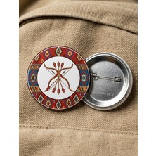 FikArt Geleneksel Türk Okçuluğu Çift Yay ve Ok Demeti Selçuklu Motifli 58MM Buton Rozeti
