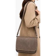Levano Leather Hakiki Deri Kadın Omuz Çantası Kapaklı Günlük Kullanım Ayarlanabilir Askılı Çapraz Çanta