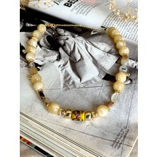 Store By Dilara Luna Vintage Krem Tonlu Doğal Taş ve Cam Boncuklu Gold Detaylı Kolye