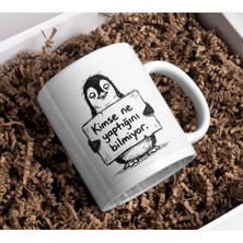 FikArt "kimse Ne Yaptığını Bilmiyor" Nihilist Penguin Kupa