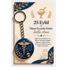 Punky Design 25 Eylül Dünya Eczacılar Günü Kartlı Açacaklı Anahtarlık, Eczacıya Özel Hediyelik Pvc Kaplı Hatıra Ürünü 1 Adet